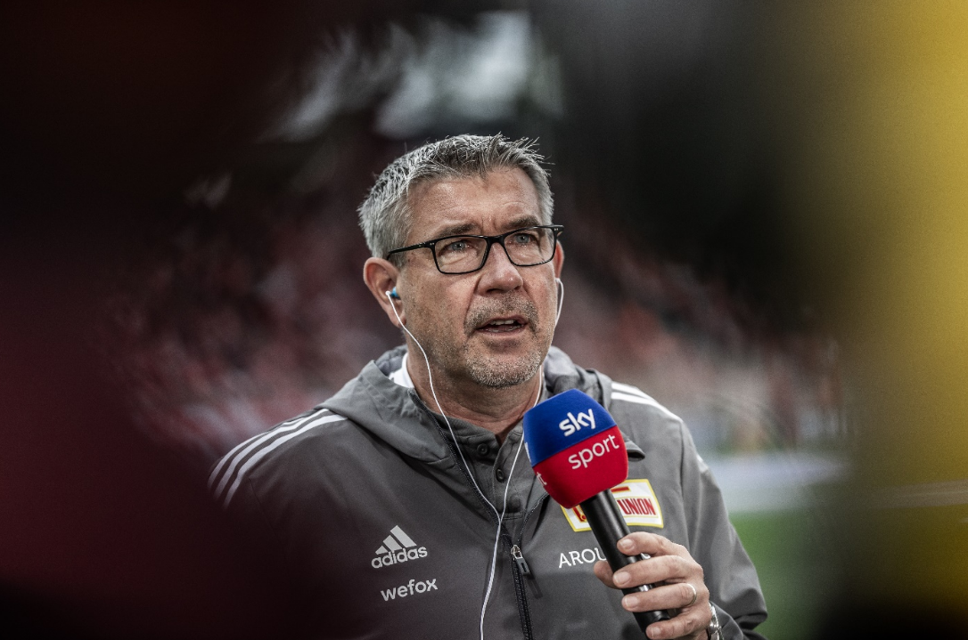 在此背景下 在此背景下