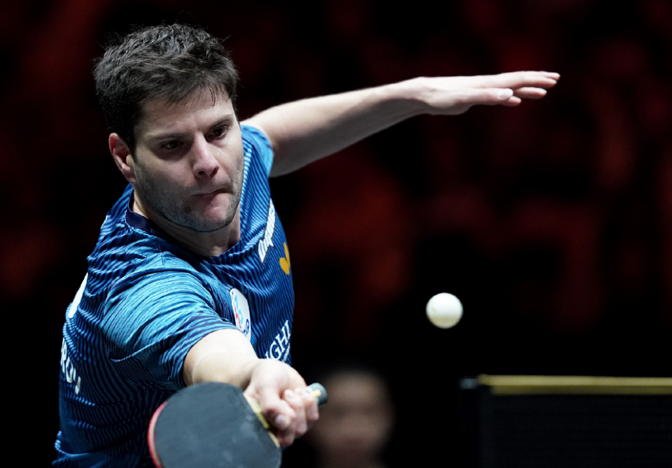 次中保持了 次中保持了