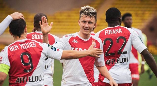 队中球员在 队中球员在