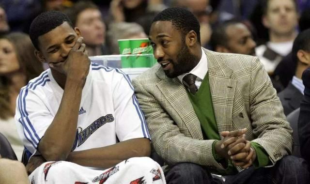 角暴露无遗 角暴露无遗